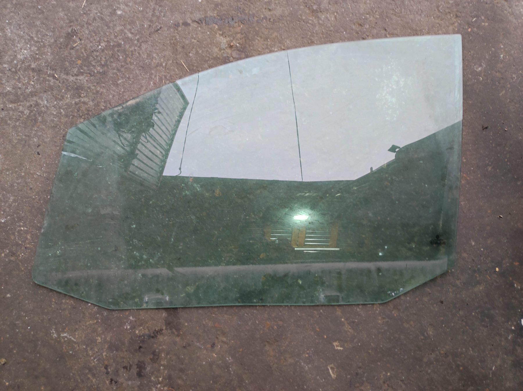 вікно (передніх дверей двері; Скло водійських дверей; Скло передніх дверей, лівих; Скло та ущільнювачі скла вітрового правого/лівого; Скло передніх дверей, лівою) Volkswagen Touran I (2003-2010) 1T0845201D