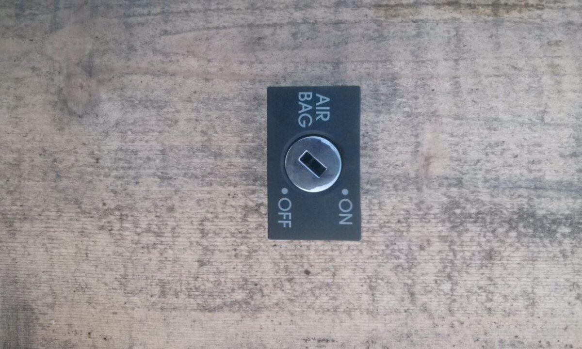 Вимикач подушки безпеки пасажира Volkswagen Touran I (2003-2010) 6Q0919237A