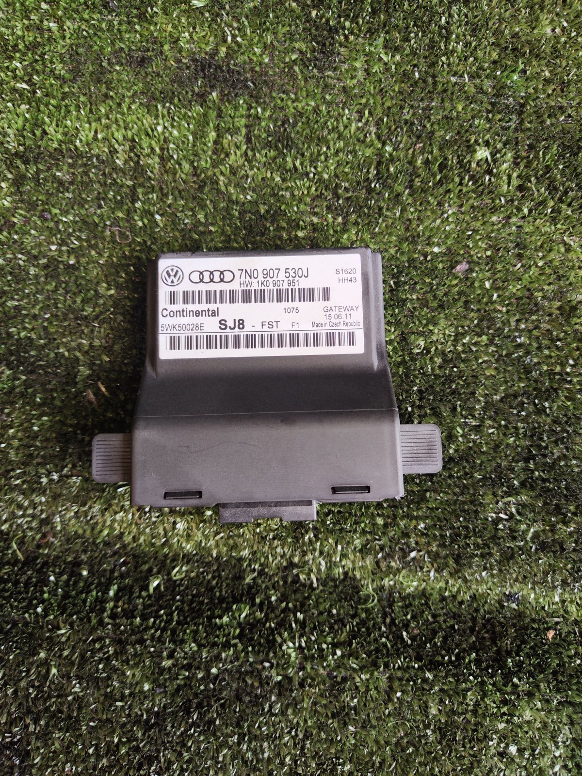 Блок комфорту Volkswagen Touran I Рестайл (2010-2015) 1K0907951