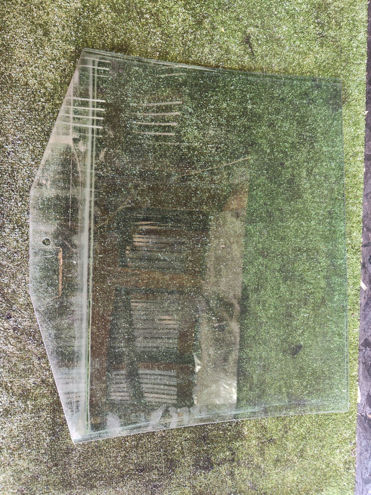 Скло задніх лівих дверей Volkswagen Touran I Рестайл (2010-2015) 1T0845025J