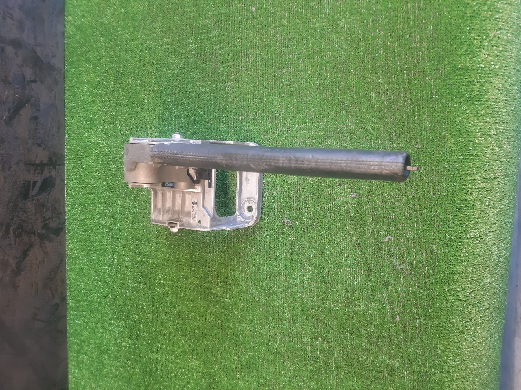 Важіль ручного гальма caddy Volkswagen Touran I Рестайл (2010-2015) 1T1711303G