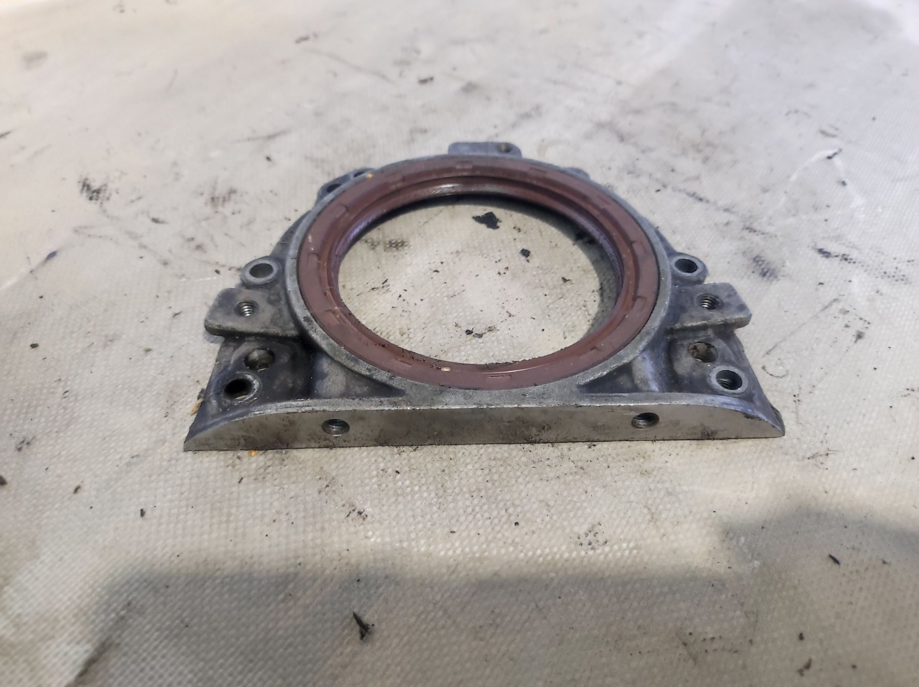 Сальник коленвала задний Volkswagen Transporter T4 (1990-2003) 053103173