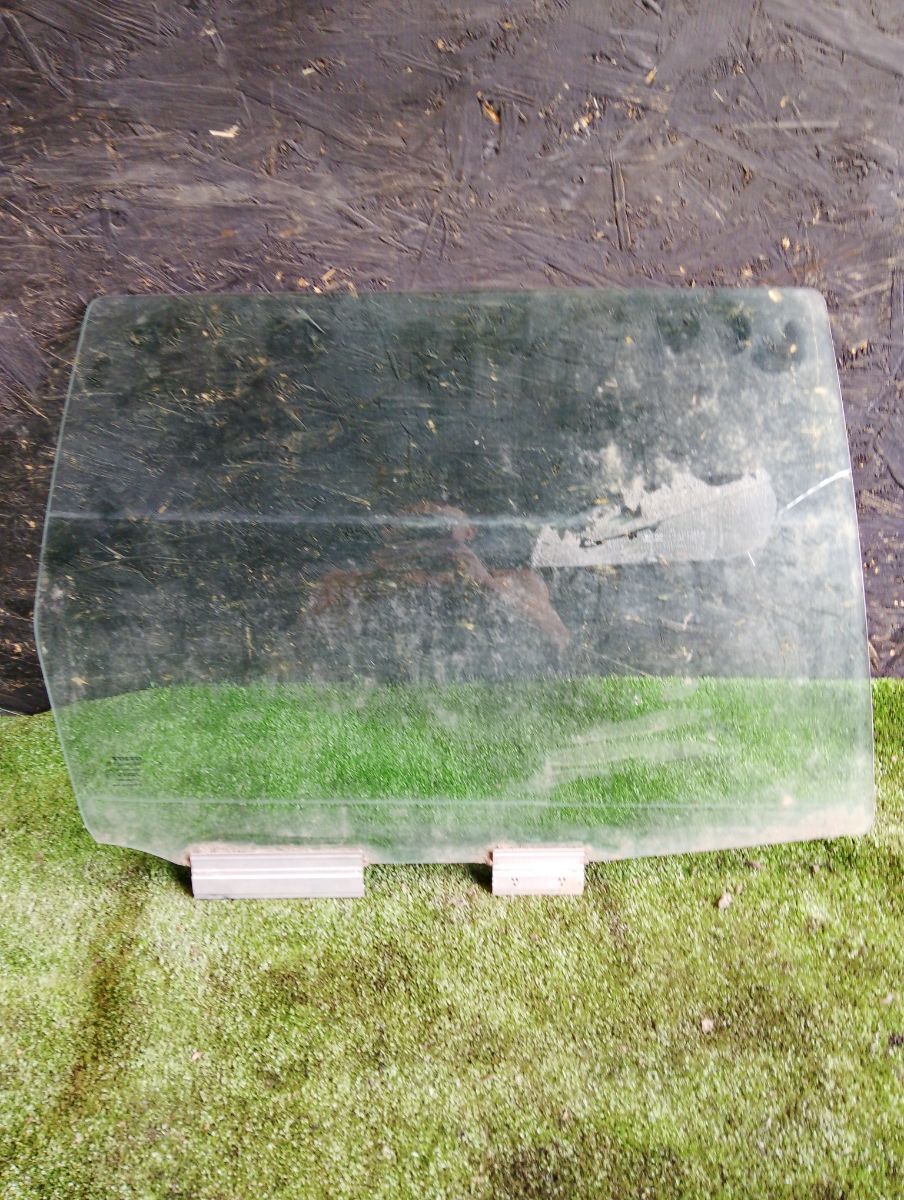 Скло задня права Volvo 850 (1991-1997) 9484602